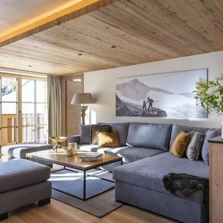 2bdr In With Sauna And Pool Apartment